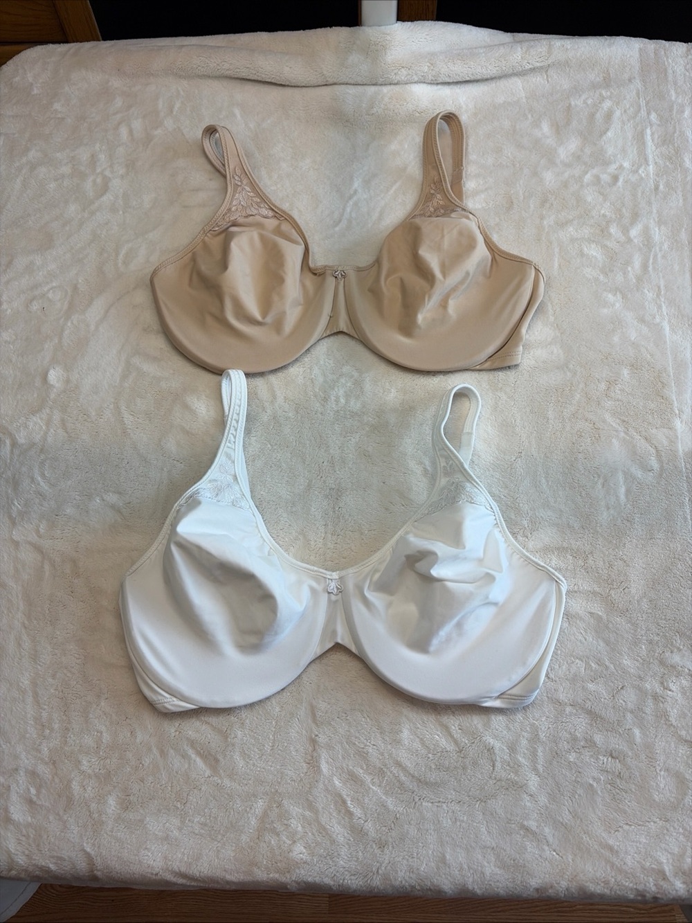 BALI Bras (2) 36DD Underwire Nude And White